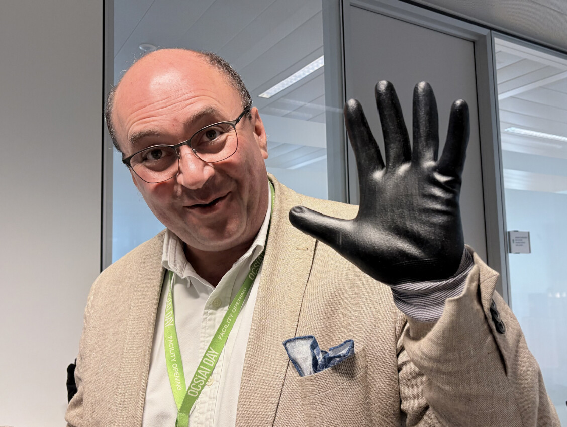 With the rise of interactive screens in factories, there was a need for a suitable glove for workers. More than two billion units are produced using Ocsial’s black powder, according to its CEO, Konstantin Notman. (Photo: Paperjam)