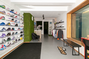 From limited sneakers to exclusive clothing, The Source sells the most sought-after products for young people. (Photo: Romain Gamba/Maison Moderne)