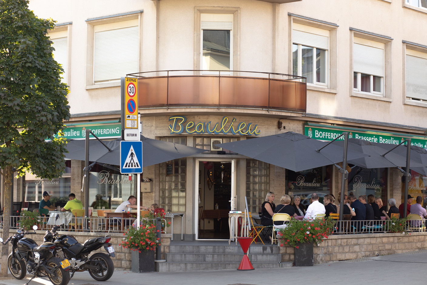 At Brasserie Beaulieu, the dishes are in XXL versions and the atmosphere is relaxed. (Photo: Matic Zorman/Maison Moderne)