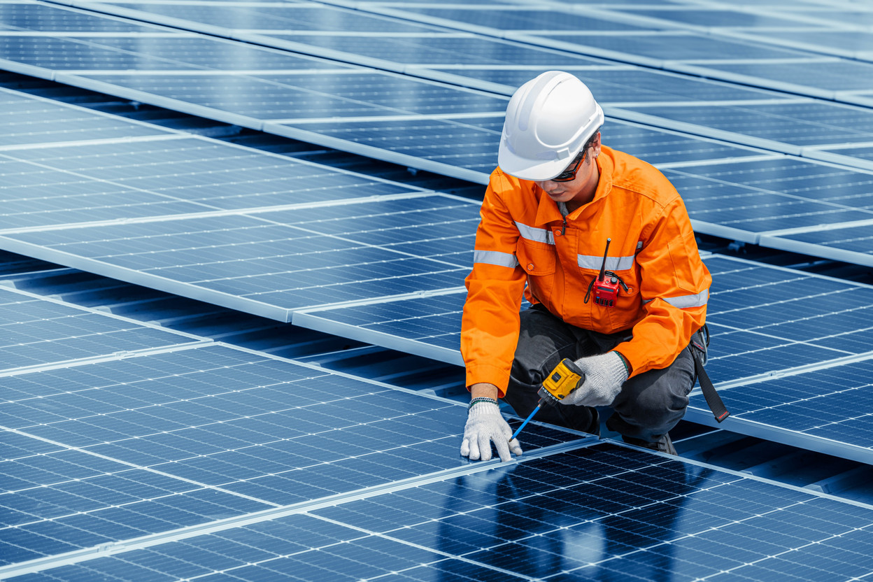 Joining World Clean Energy Day, Eurosolar Luxembourg is calling for “faster and more urgent action”, stressing that renewable energies are today “quite competitive, even cheaper than conventional energies”. (Photo: Shutterstock)
