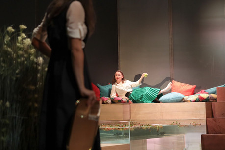 Eugénie Anselin, impeccable dans «Le Jeu de l’amour et du hasard» de Marivaux, mis en scène par Laurent Delvert. (Photo: Bohumil Kostohryz / boshua@boshua.com)