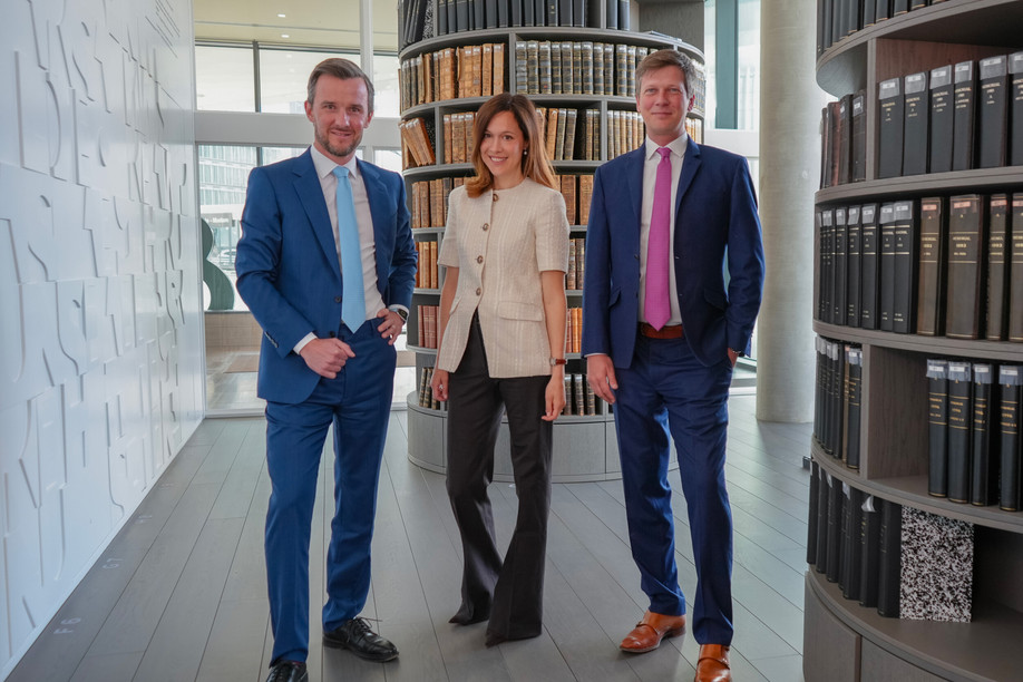 Maurice Macchi (partner, employment), Johanna Tschurtschenthaler (partner, tax) and Lukas Vondrich (partner, banking & finance) have been promoted at A&O Shearman Luxembourg. (Photo: A&O Shearman Luxembourg)