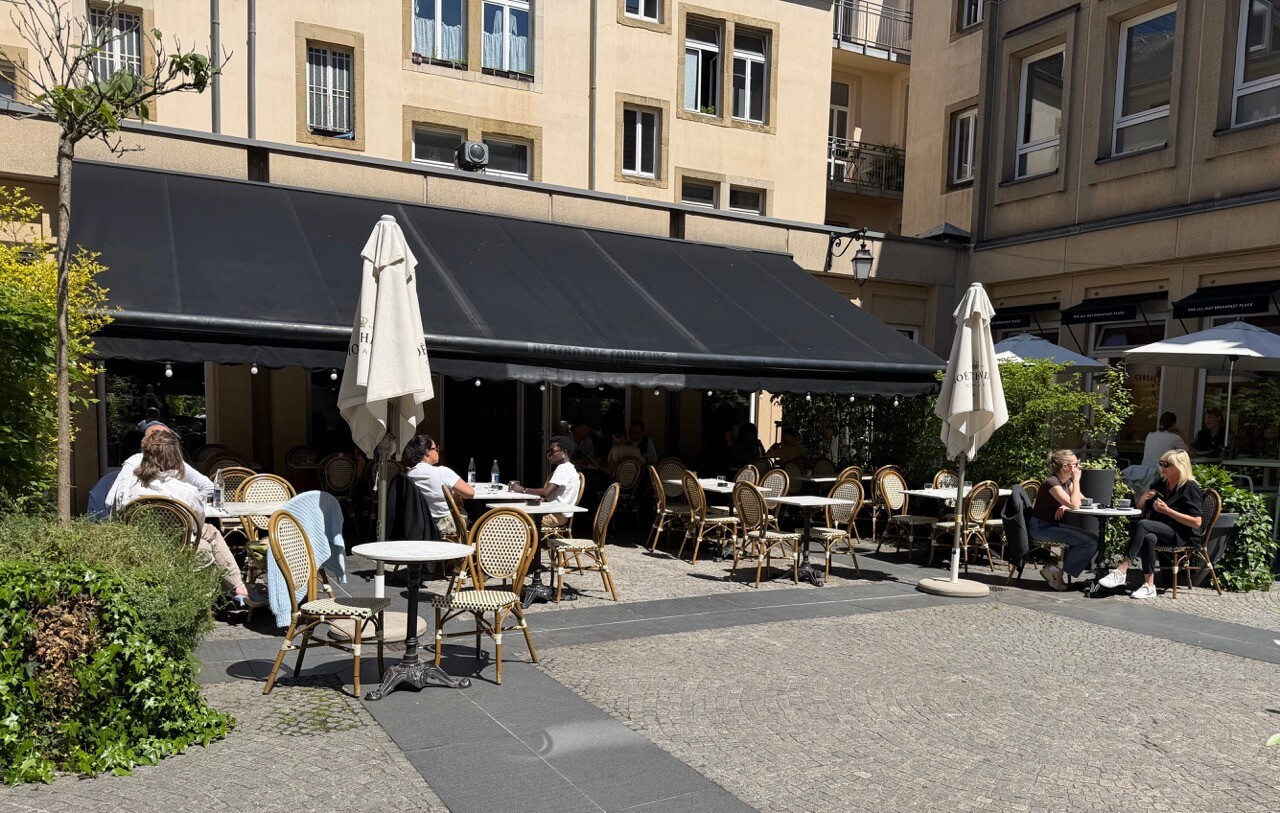 The courtyard of the Bistro des Capucins, Passage Marc Olinger, Luxembourg City. Photo: Emilie Gline/Paperjam
