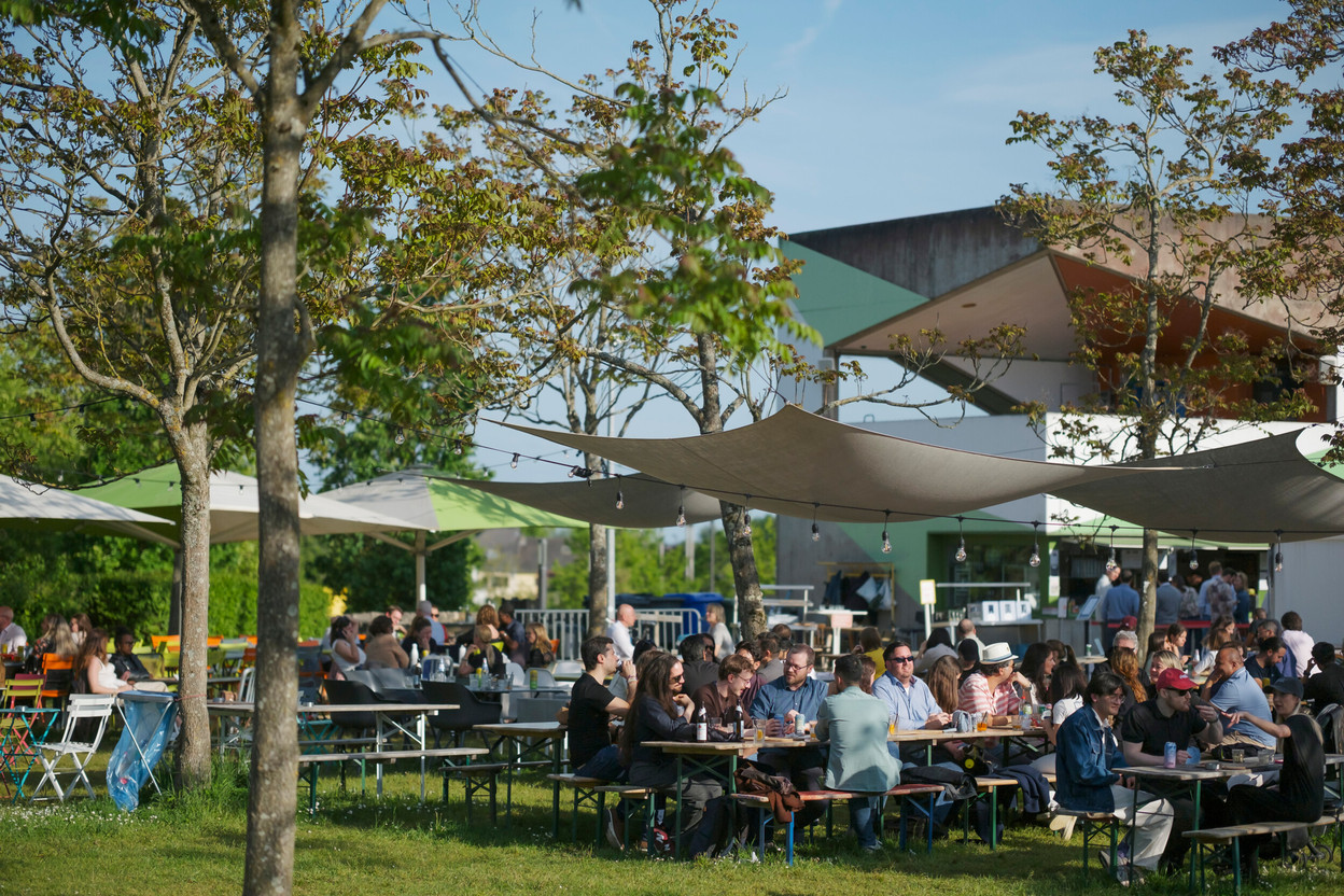 Since 2011, the Kyosk, situated in Central Park, right next to La Coque, has been carving out a niche all of its own: street food from around the world, mismatched furniture, pétanque courts, pastis in the sunshine and organic ice cream. (Photo: Jan Hanrion/Paperjam)