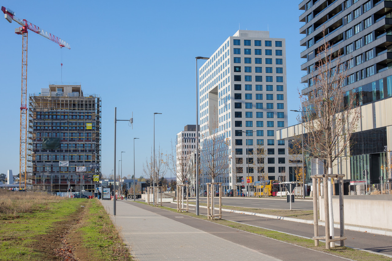 A new site in the Cloche d’Or district to regroup tax offices in the capital is expected to be finished in mid-2026. Archive photo: Matic Zorman