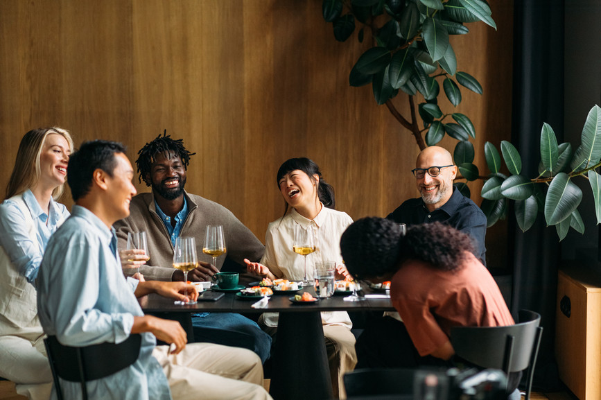  Le concept de Timeleft: un dîner pour six personnes qui ne se connaissent pas chaque mercredi soir.  (Photo: Timeleft/Studio Firma)