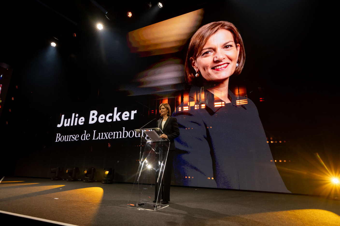 Lauréate en 2022, Julie Becker ouvre la soirée. (Photos: Nader Ghavami / Maison Moderne)