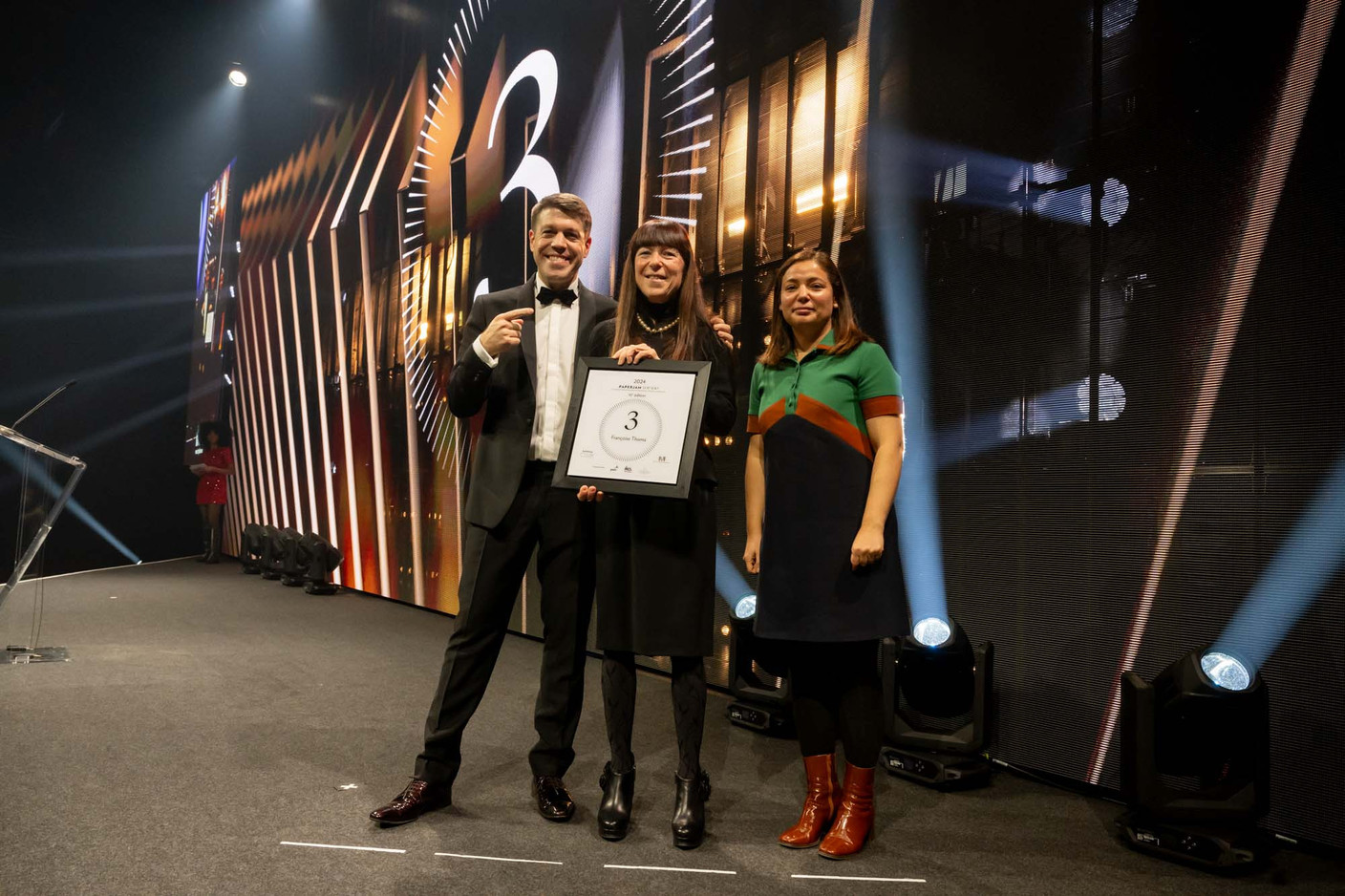 Ici entre Georges Krombach, membre du jury, et Sandra Huber (Iko Real Estate), Françoise Thoma a défendu l’écosystème luxembourgeois. (Photos: Nader Ghavami / Maison Moderne)