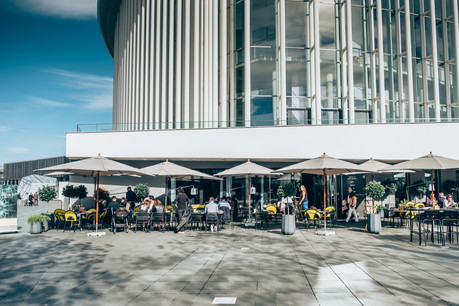Au Tempo, le cadre spectaculaire de la place de l’Europe se mêle au savoir-faire du chef Morris Clip. (Photo: Sébastien Goosens)