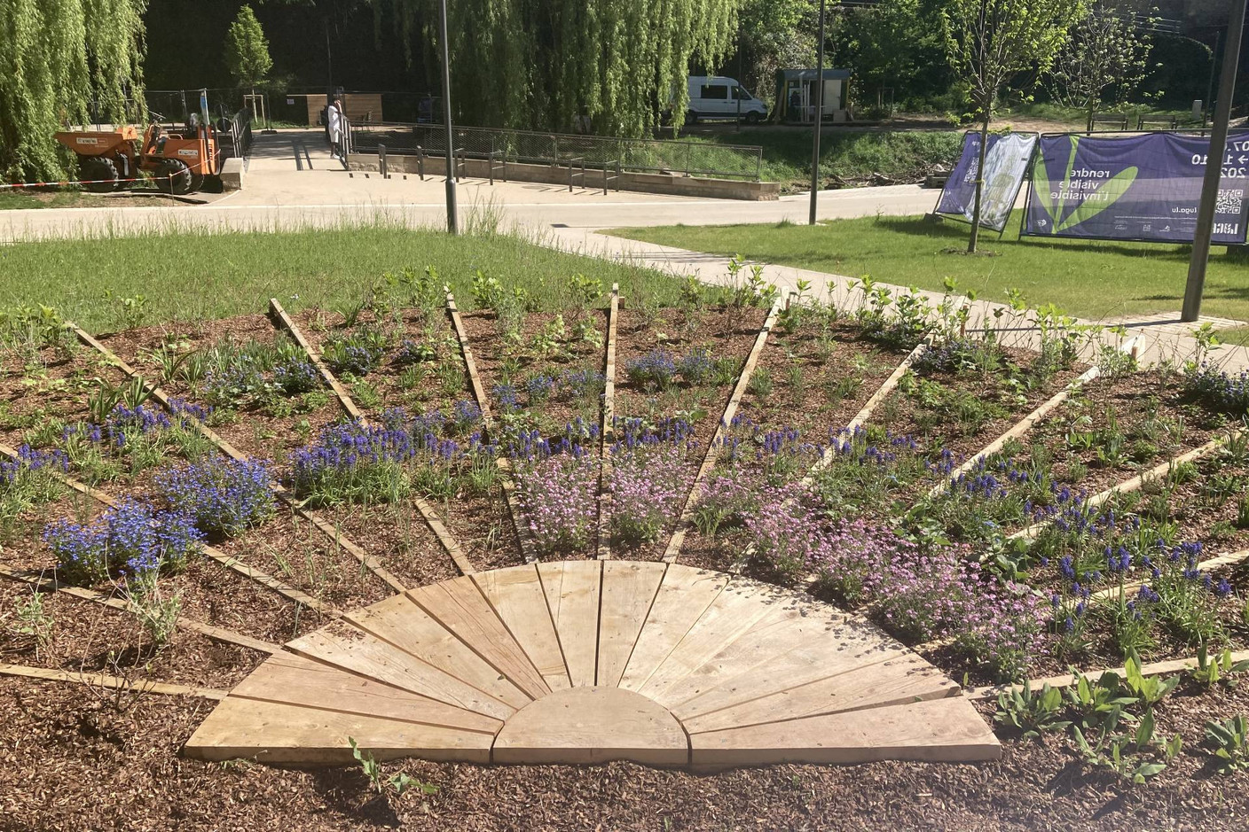 Ce jardin associe une chanson, Mr Blue Sky, à une composition végétale. (Photo: Céline Coubray)