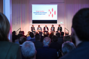 Table ronde sur le thème: «Energy transition: opportunities and challenges in the transport sector» (Photo: Total Luxembourg)