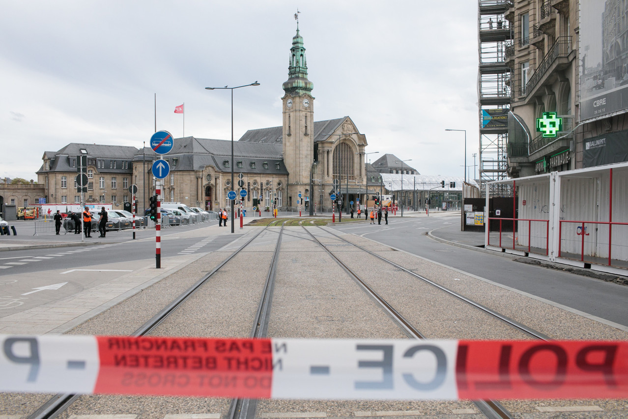 The WW2 bomb discovered at around 11:00 was defused in the afternoon at around 15:00 and trains are expected to resume service at 18:00, rail operator CFL has said. Photo: Matic Zorman / Maison Moderne