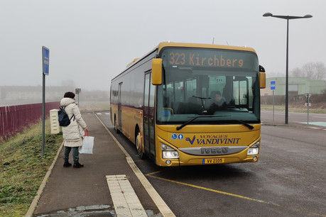 Le bus 323 sera gratuit sur l’ensemble du territoire luxembourgeois jusqu’à Roussy-le-Village, situé en France, à cinq kilomètres du dernier arrêt luxembourgeois, le P+R de Frisange.  (Photo: Christophe Lemaire/Maison Moderne)