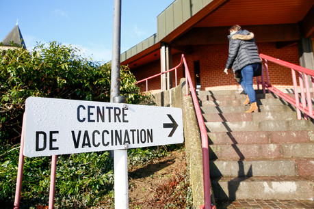 Pour réserver gratuitement un taxi pour se rendre au centre de vaccination depuis Luxembourg-ville, il faut appeler le 4796-2975. (Photo: SIP/Julien Warnand)