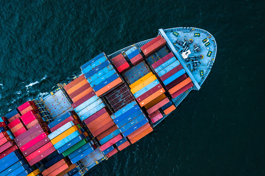 Le secteur du transport maritime devra passer aux énergies renouvelables dans les années à venir. (Photo: Shutterstock)