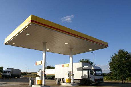 Les transporteurs s’inquiètent de la hausse des prix du carburant et de la taxe CO2 qui augmentera en janvier prochain. (Photo: Shutterstock)