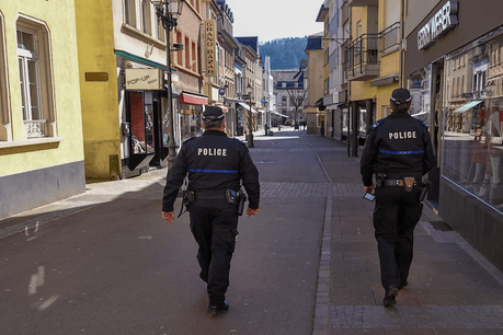 Des sanctions sont prévues pour le non-respect du port de masque ou les rassemblements. Mais la ministre de la Santé, Paulette Lenert, souligne cependant qu’un nombre réduit de sanctions est prévu. (Photo: Police grand-ducale)
