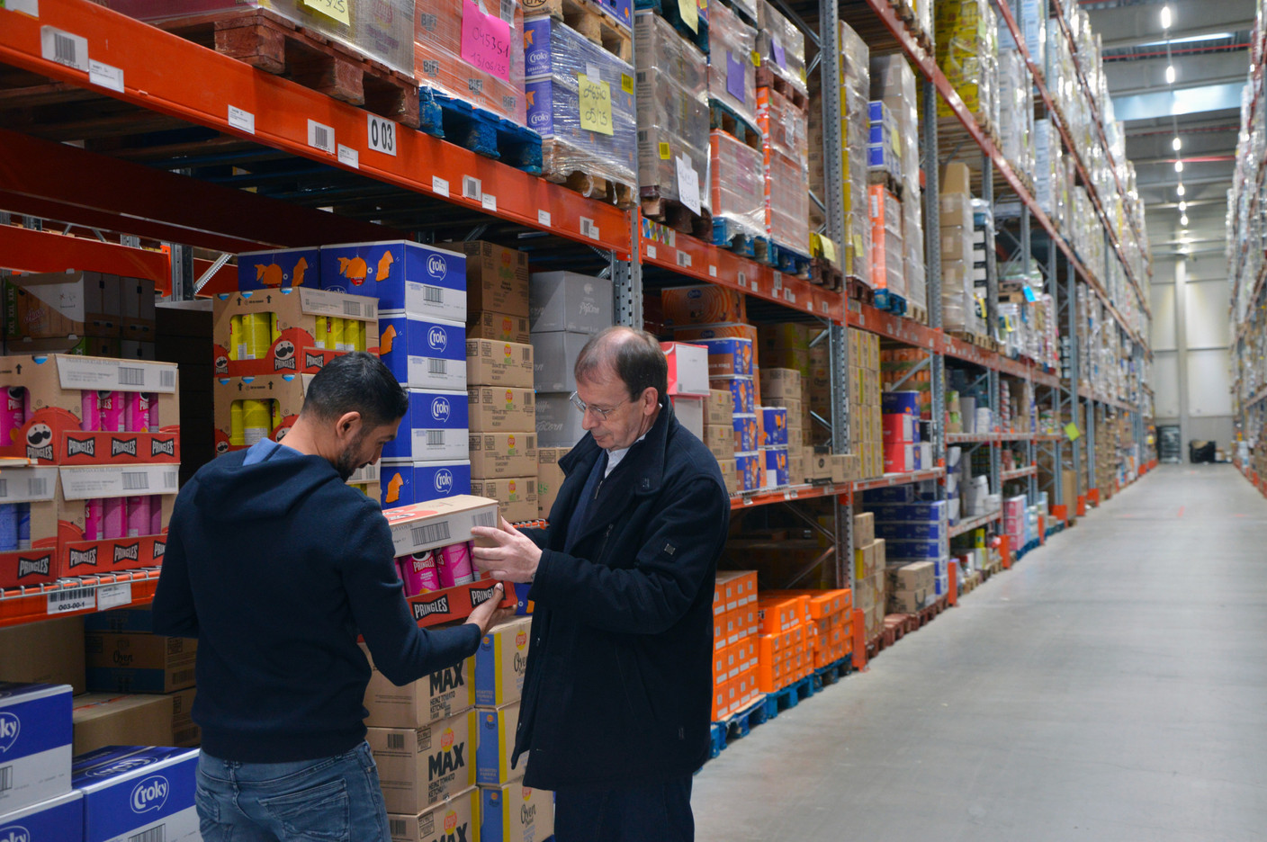 The operational manager of the logistics depot and the director of Trendy Foods.  Photo: Maëlle Hamma/Maison Moderne