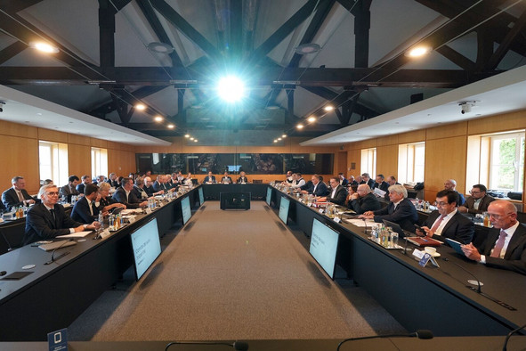 Après une première réunion dans un climat apaisé le 22 octobre, le gouvernement et les partenaires sociaux doivent s’accorder sur les modalités de prolongation des aides énergétiques. (Photo: SIP/Anthony Dehez)