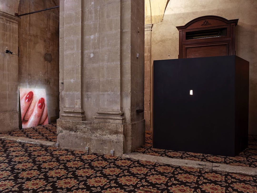 Kystyna Dul, «Resonance», 2019. Vue de l’installation à la Chapelle de la Charité (Arles). Commissariat: Paul di Felice. (Photo: Romain Girtgen / CNA)