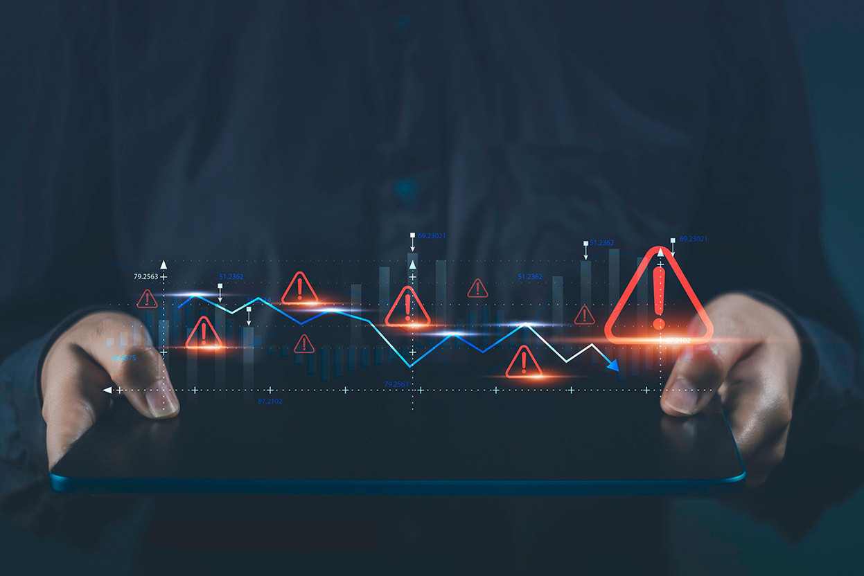 Between the lines, the two agencies identify a series of weak signals - often quantified, sometimes implicit - that outline the medium-term fragilities of a model founded on stability, financial rent and international confidence.  (Photo: Shutterstock)