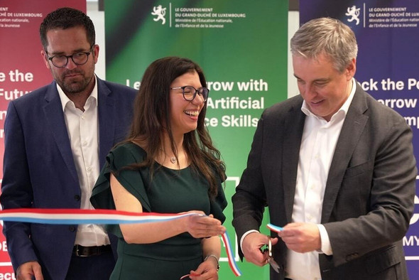 Tom Muller, directeur à la Formation professionnelle; Wided Guedria, coordinatrice des académies au Digital Learning Hub, et Claude Meisch, ministre de l’Éducation nationale, de l’Enfance et de la Jeunesse (Photo: Sip)