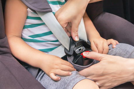 L’une des pétitions demande l’installation de fixations pour siège enfant dans les véhicules M2/M3. (Photo: Shutterstock)