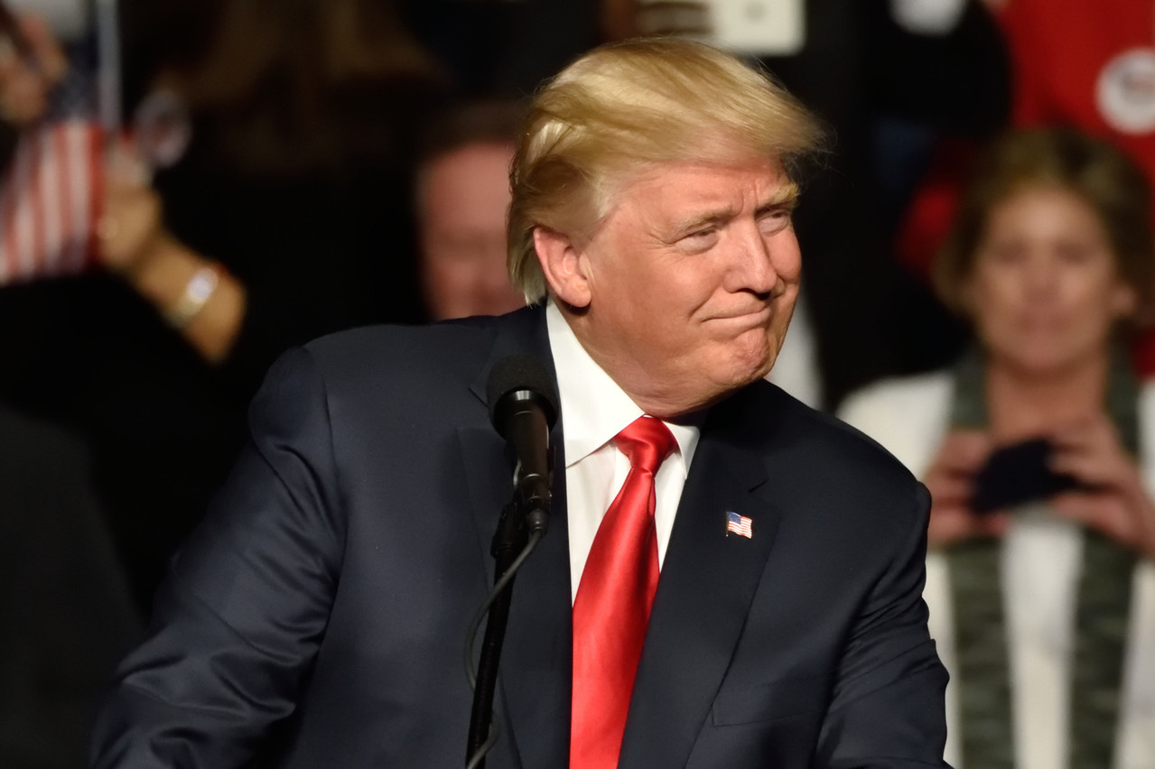 Donald Trump a signé le plan de relance de 900 milliards de dollars pour les États-Unis.  (Photo: Shutterstock)