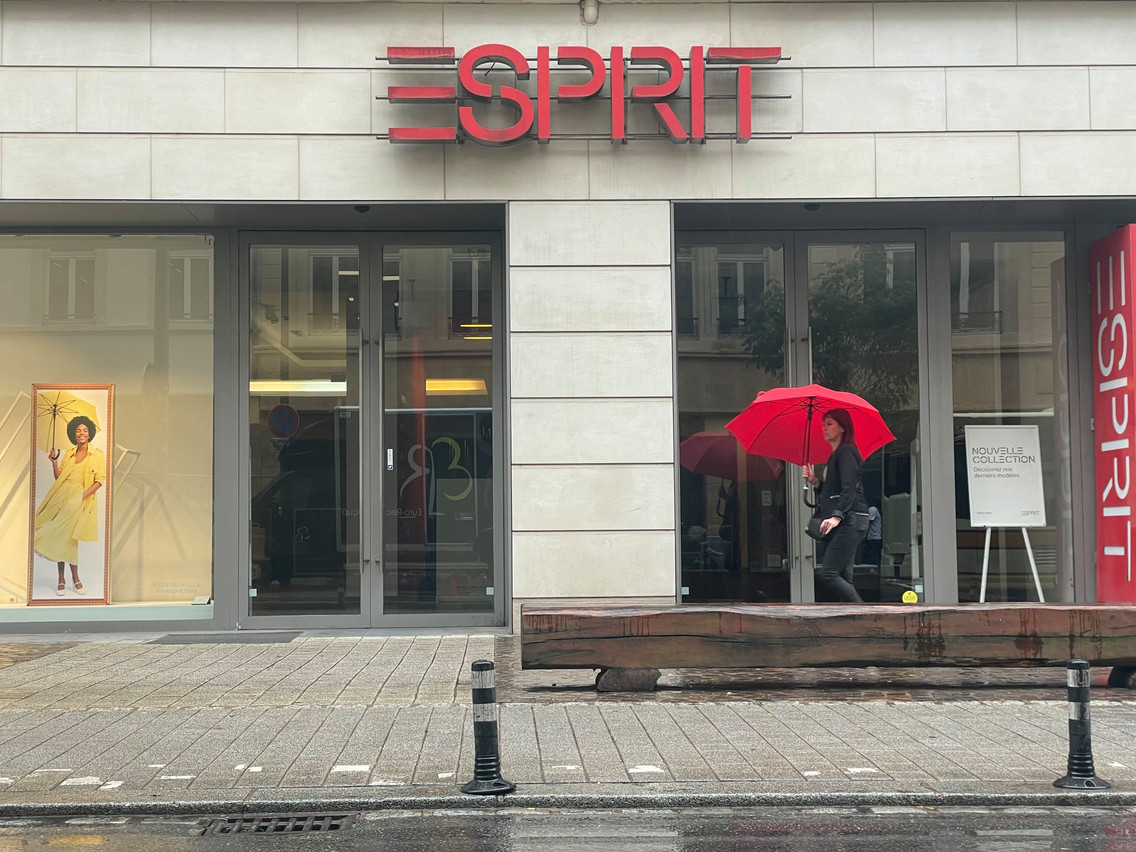 Of the seven Esprit shops in Luxembourg, two are closing. The others, franchises located in various shopping centres in the country, are still open.  Photo: Guy Wolff/Maison Moderne