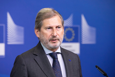 Le commissaire européen au budget, Johannes Hahn, n’attend plus que l’aval de l’ensemble des États pour engager l’Union européenne dans un plan d’endettement de 800 milliards d’euros. (Photo: Commission européenne)