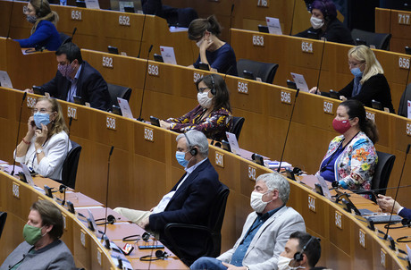 Le Parlement insiste auprès de la Commission pour que le volet «vert» du plan de relance s’élève à 40% de son montant total. (Photo: Shutterstock)