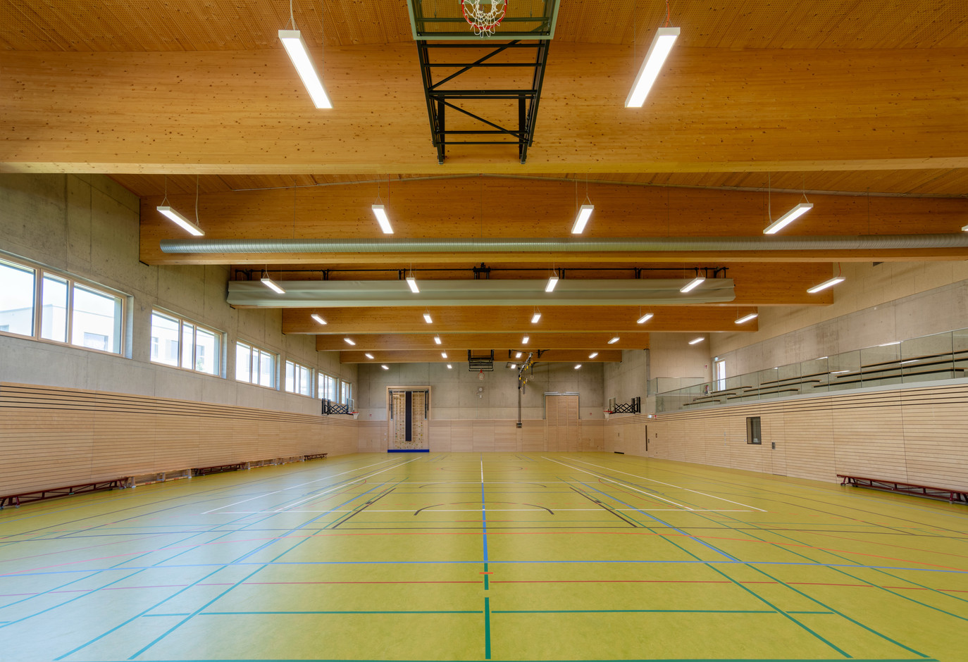 The sports hall is used by both the school and sports clubs. Photo: Christof Weber, Mathilde Magne