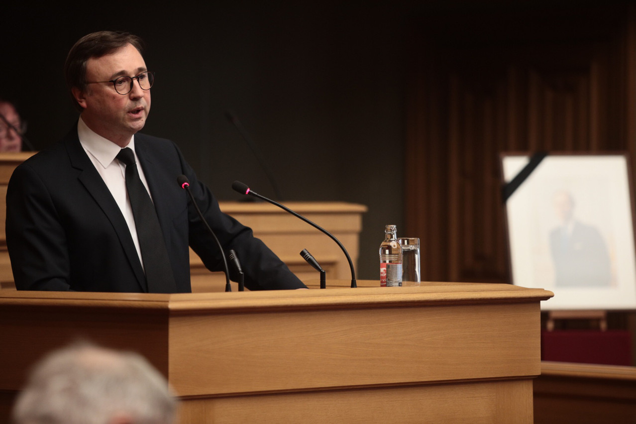 Le député André Bauler a détaillé les 34 pages du rapport des travaux parlementaires. (Photo: Matic Zorman)