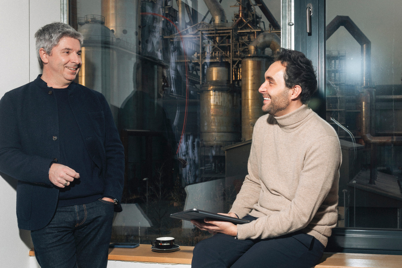 Moment d’échange entre Olivier Toth, CEO, et Mathieu Rosan, Head of Marketing, au coeur des réflexions qui animent la Rockhal. Julian Pierrot / Paperjam
