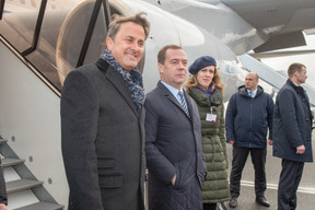 Dmitri Medvedev, Premier ministre de la Fédération de Russie, Xavier Bettel, Premier ministre du Luxembourg, et Maria Antipova, interprète (Photo: SIP / Charles Caratini)