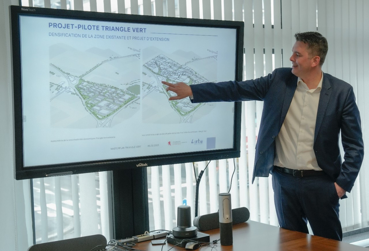 Le ministre de l’Économie, Lex Delles, devant le projet de densification et d’extension du Triangle Vert. (Photo: ministère de l’Économie)