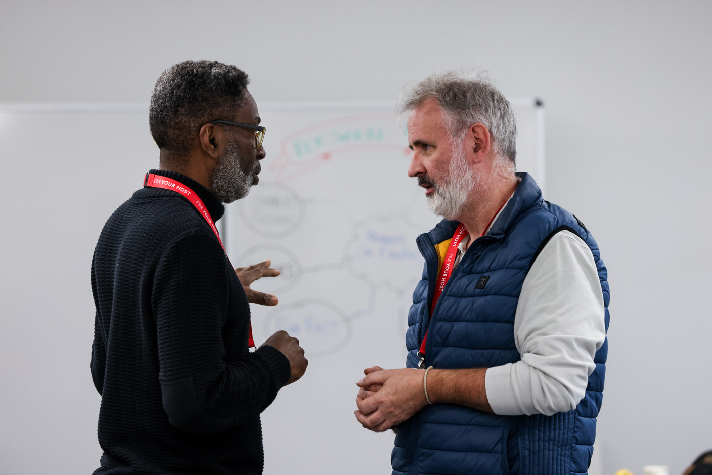 Guy Fabien and Mathieu Dietrich (Agile Partner) during an Agile management training course on Monday 27 November 2023.. Photo: Eva Krins / Maison Moderne