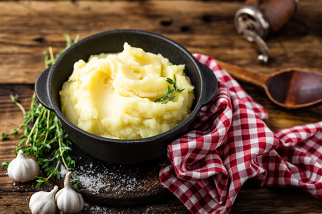 Grâce à une application sur son téléphone, il sera possible de tout savoir sur l’origine et la transformation de la purée que l’on s’apprête à acheter. (Photo: Shutterstock)