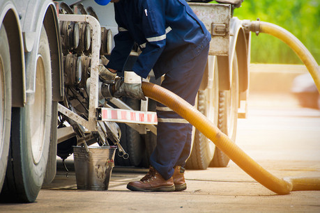 La hausse des accises vient rogner les marges des transporteurs, où tout se calcule en centimes d’euros. Les professionnels réclament une rétrocession comme elle se pratique en Belgique. (Photo: Shutterstock)