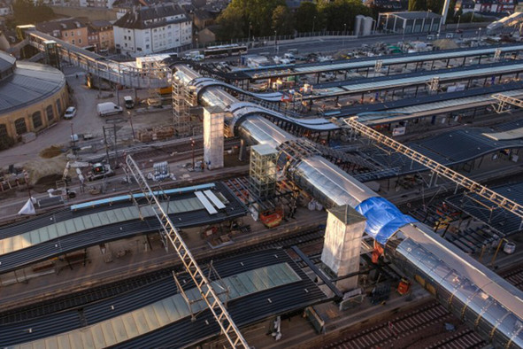 Le gouvernement dévoile le projet envisagé sur 90 ares libérés à Bonnevoie. Gare routière, bâtiment voyageurs et commerces sont à l’étude, mais aucun budget ni calendrier de réalisation n’est encore fixé. (Photo: CFL/archives)