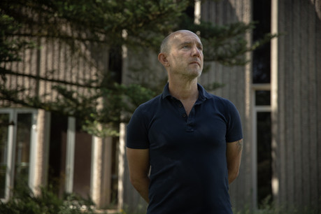 Roman Kräussl, professeur à l’Université du Luxembourg, veut faire progresser la recherche sur les investissements ESG. (Photo: Matic Zorman/Maison Moderne)