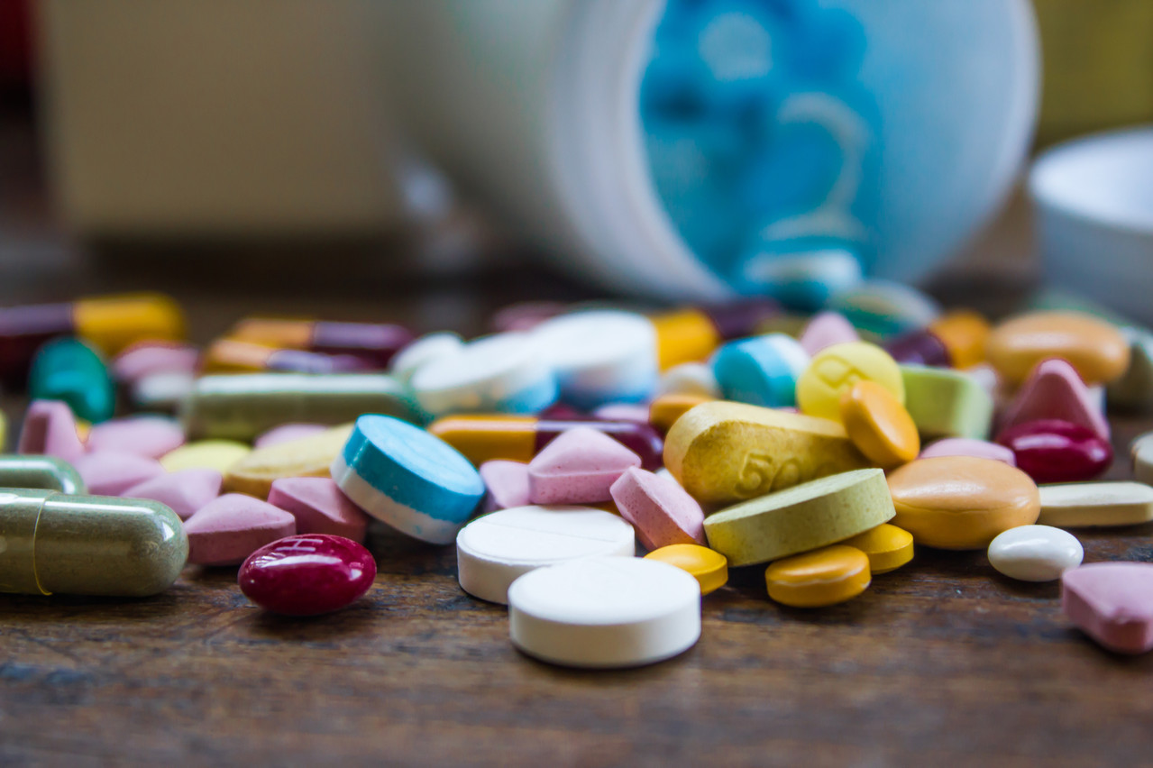 La base de données des médicaments permettra de surveiller l’évolution de leurs prix et d’obtenir des rabais en groupant les achats. (Photo: Shutterstock)