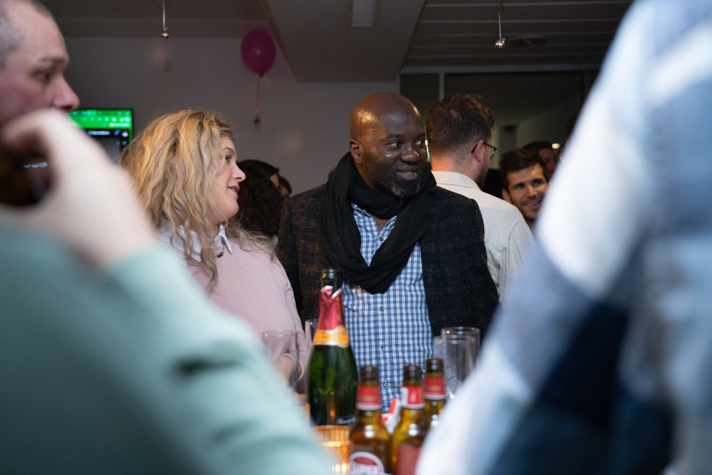 Les employés d’Unzer et les invités ont célébré l’ouverture du bureau de Munsbach, le 25 novembre 2024. (Photo: Friedemann Hertrampf)