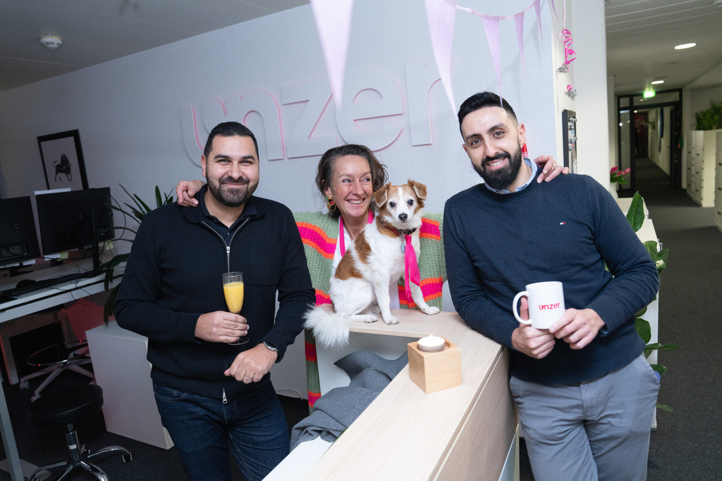 Les employés d’Unzer et les invités ont célébré l’ouverture du bureau de Munsbach, le 25 novembre 2024. (Photo: Friedemann Hertrampf)