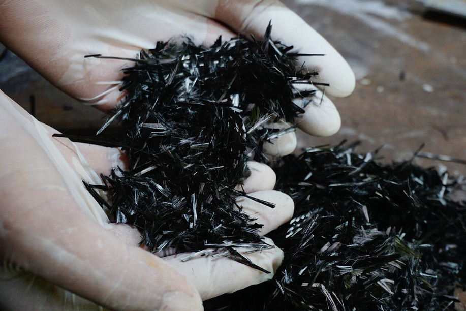 Uplift360 has developed a method for recovering carbon fibre (among other things) from materials that are difficult to recycle. These fibres can then be reused in industry. Photo: Shutterstock