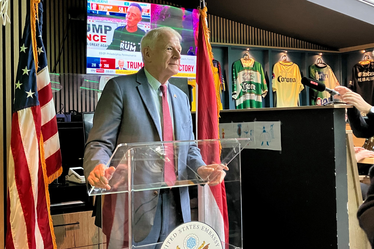 “This is an exercise in democracy that we as Americans are proud of,” said the US ambassador to Luxembourg Tom Barrett, speaking at the embassy’s election watch party at The Spot, 6 November 2024. Photo: Lydia Linna/Maison Moderne