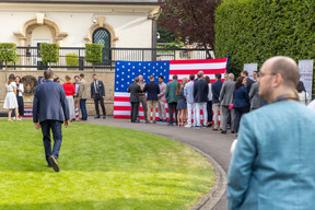 Guests waiting to greet the ambassador upon arrival at the embassy on Wednesday 28 June. Photo: Romain Gamba/Maison Moderne