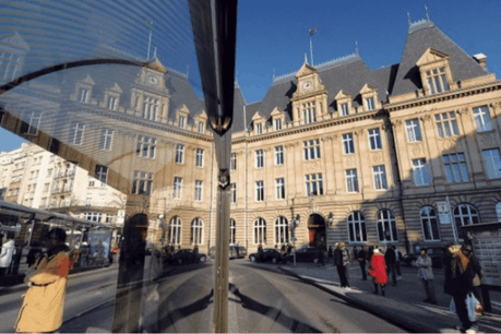L’Hôtel des postes, place Hamilius, pourrait bientôt accueillir de nouveaux usages mixtes. (Photo: Archives Paperjam)