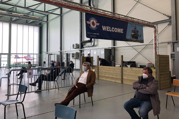 600 rendez-vous ont été pris au centre de vaccination de Luxembourg Air Rescue pour son ouverture ce lundi 12 avril. (Photo: Paperjam)