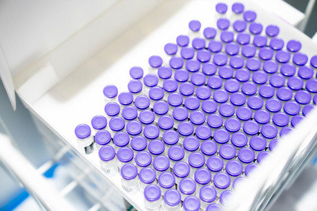 En opposition avec la proposition portée par la Commission européenne, le Parlement européen a adopté une résolution se prononçant pour la levée des brevets des vaccins. (Photo: EU/Anthony Dehez)